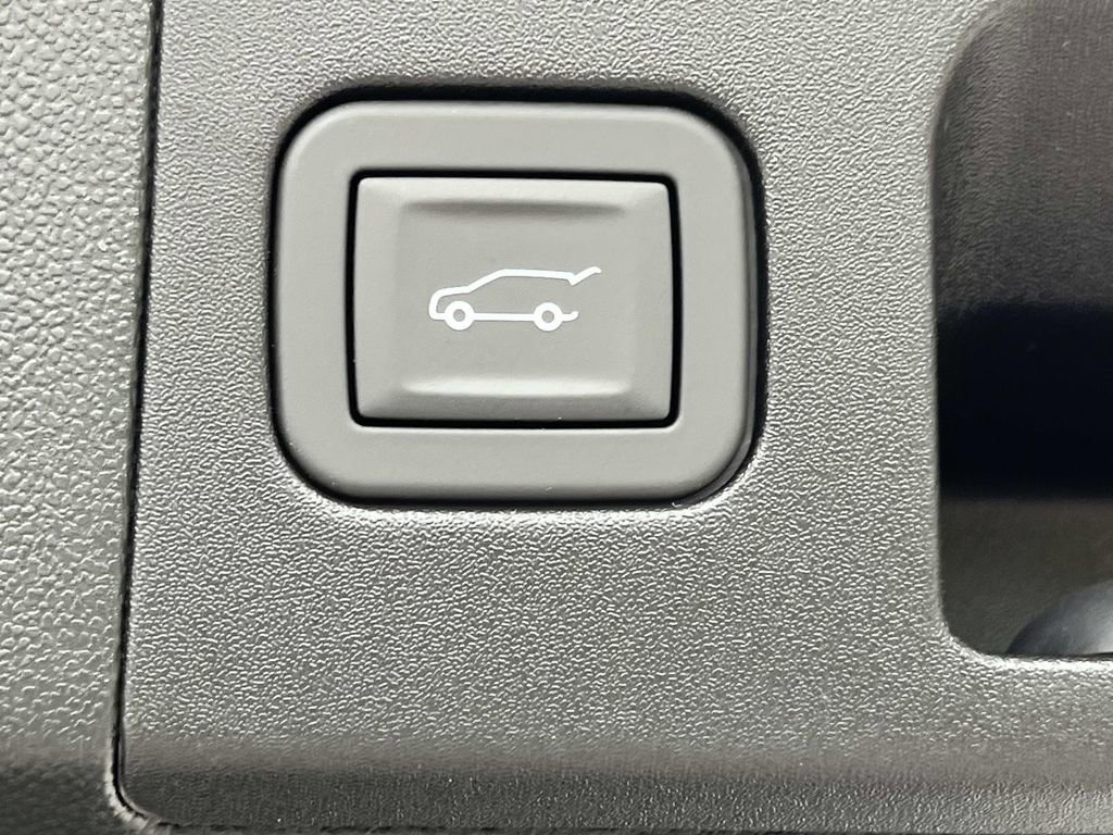 New 2025 Cadillac XT5 Sportv w/ Technology Package image 11