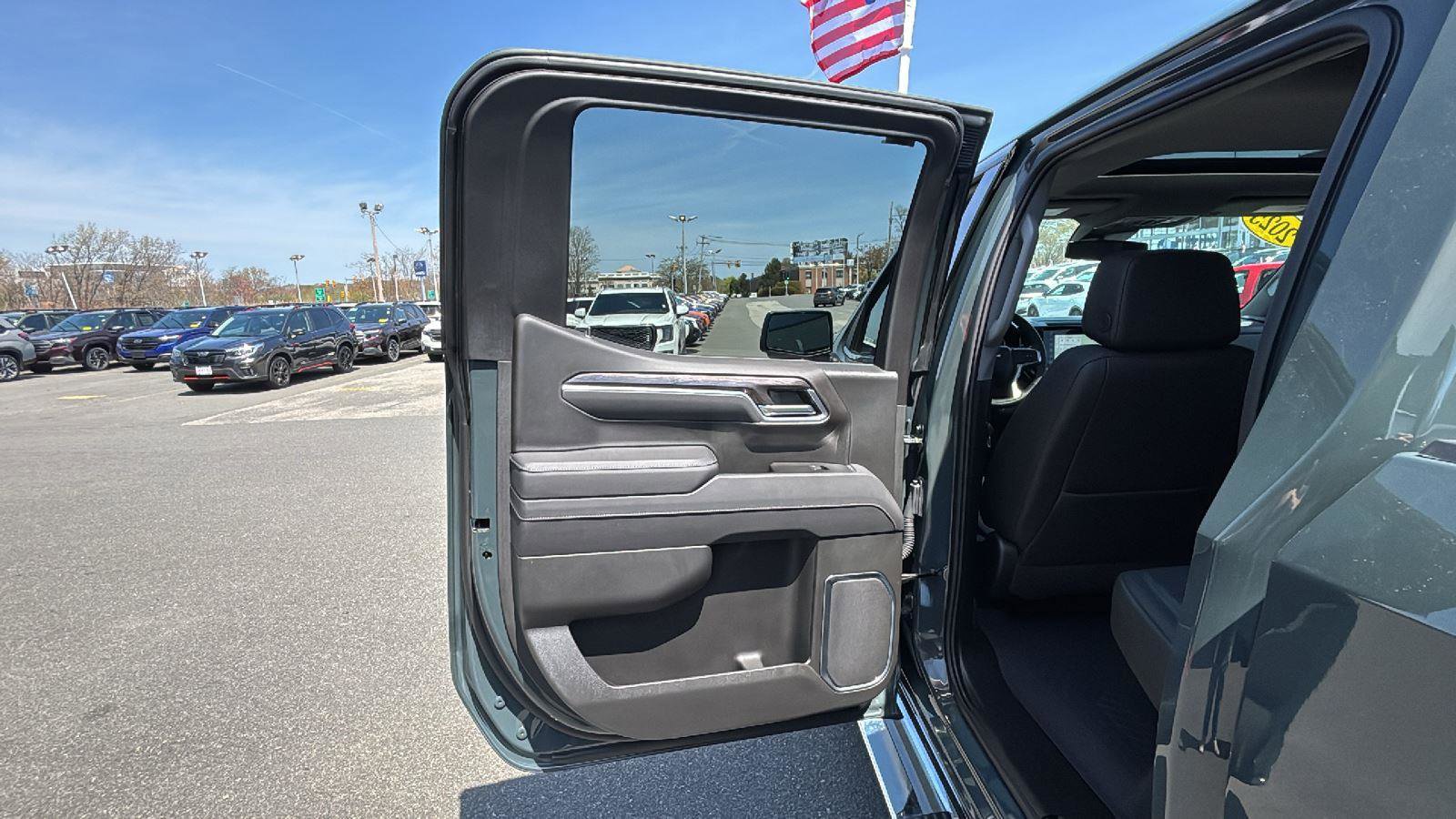 Used 2025 Chevrolet Silverado 1500 LTZ w/ LTZ Premium Package AWD/4WD image 31