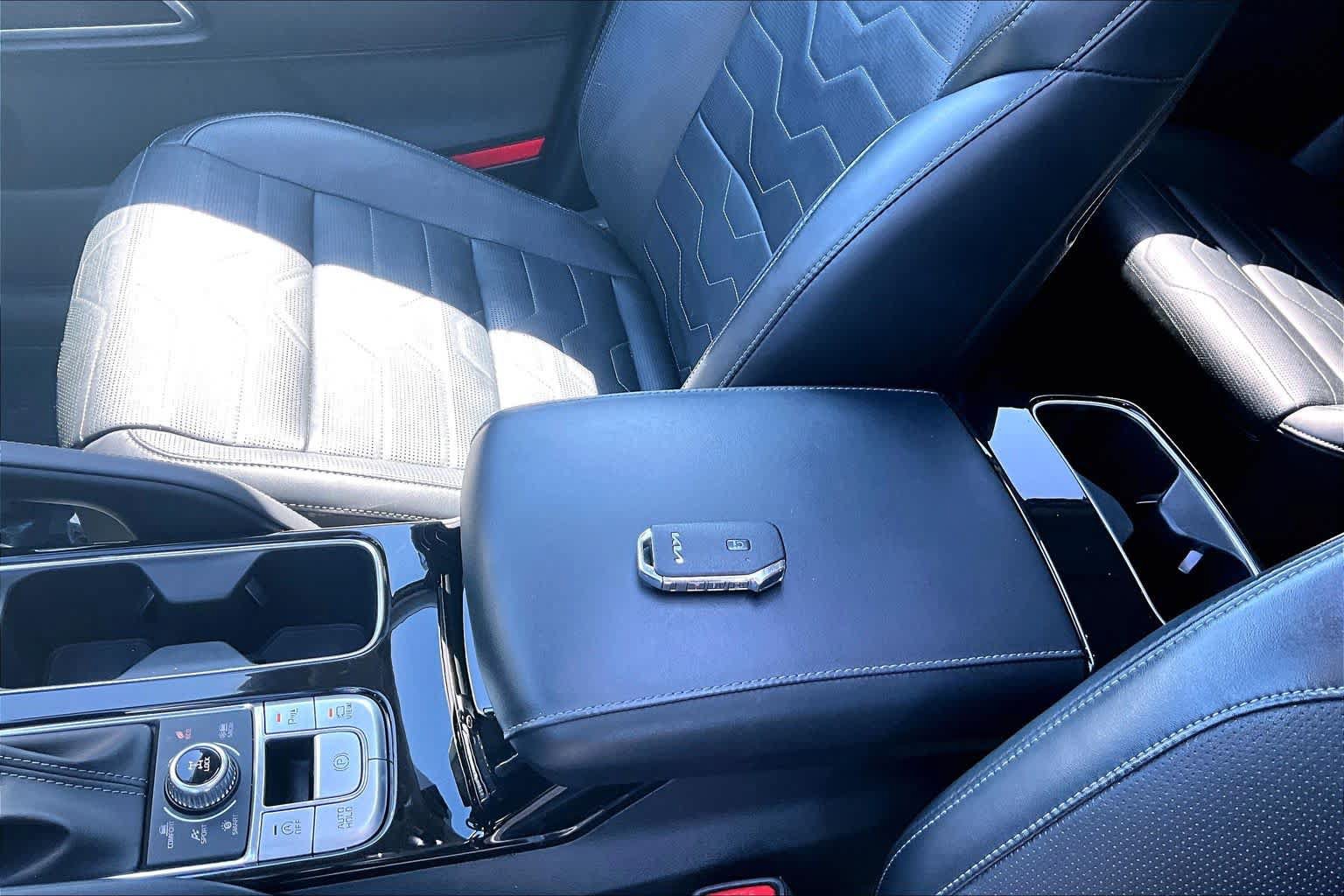 Used 2022 Kia Telluride SX w/ SX Prestige Package AWD/4WD image 15