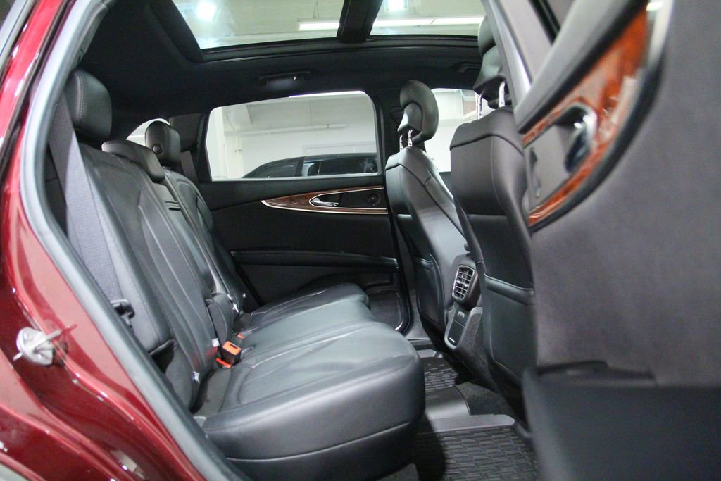 Used 2019 Lincoln Nautilus Reserve w/ Class II Trailer Tow Package AWD/4WD image 25