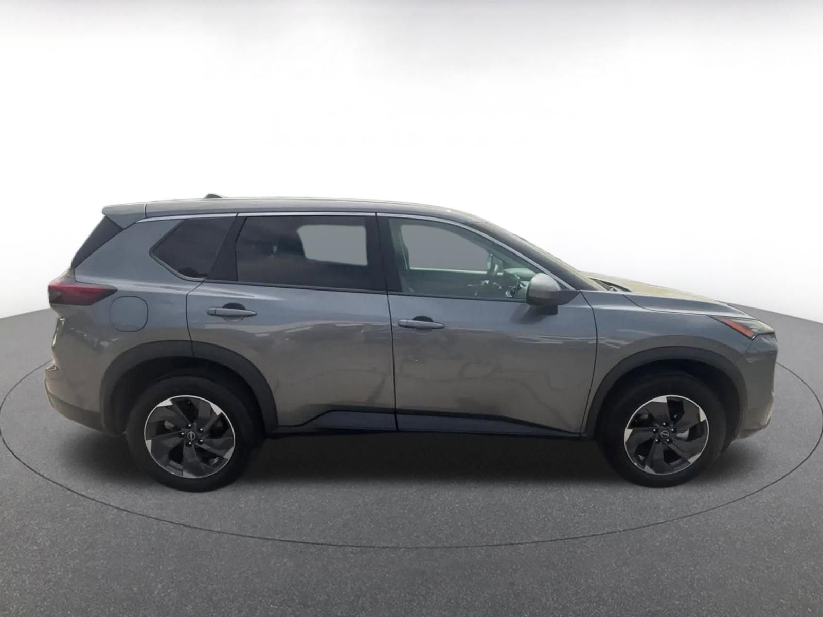 Used 2025 Nissan Rogue SV FWD image 22