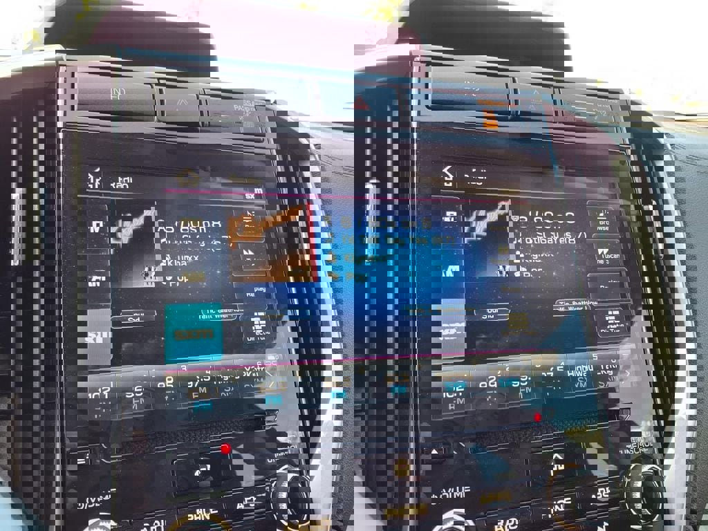 Used 2021 Subaru Ascent Premium w/ Convenience Package image 3