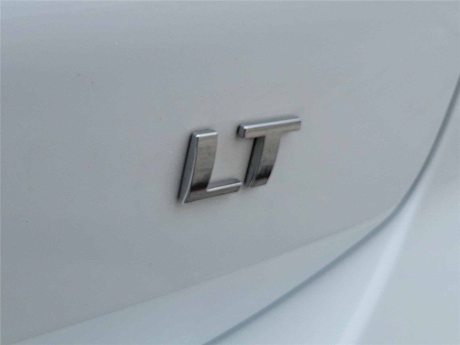 Used 2024 Chevrolet Equinox LT FWD image 9