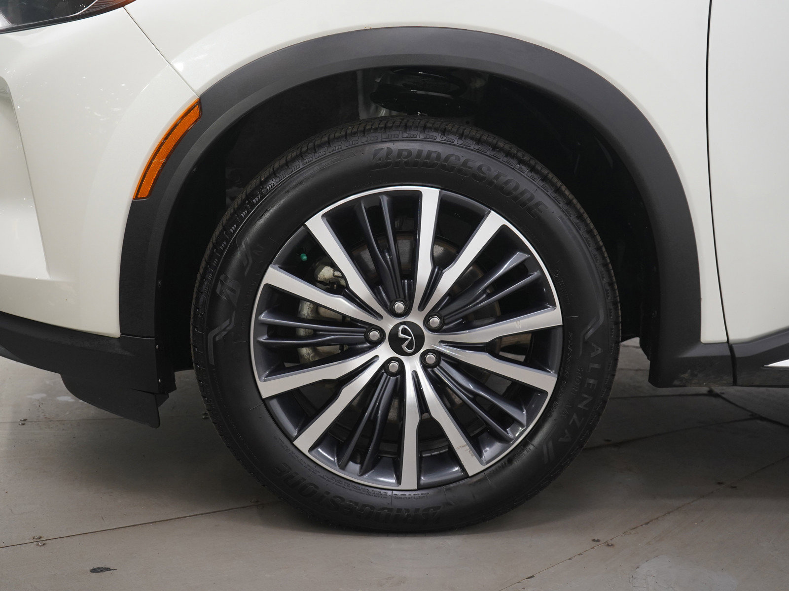 Used 2024 INFINITI QX60 Sensory image 33