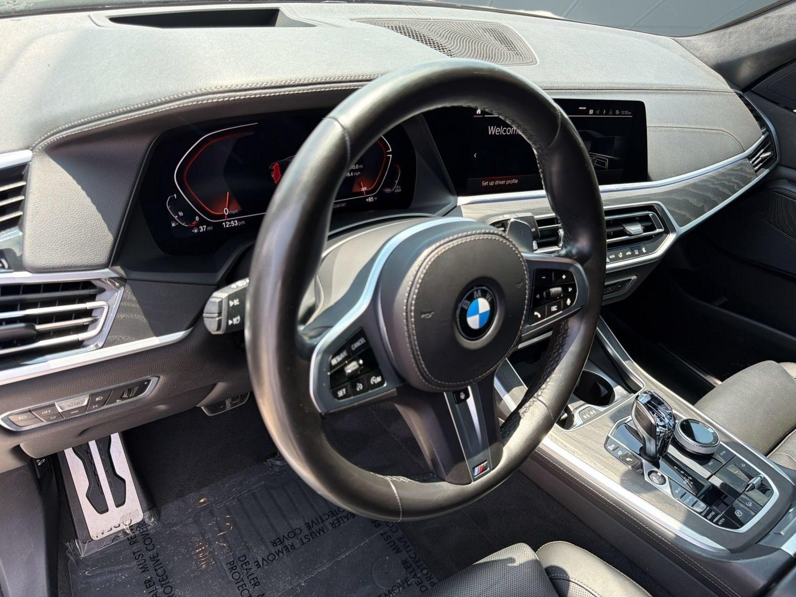 Used 2022 BMW X7 xDrive40i w/ M Sport Package AWD/4WD image 4