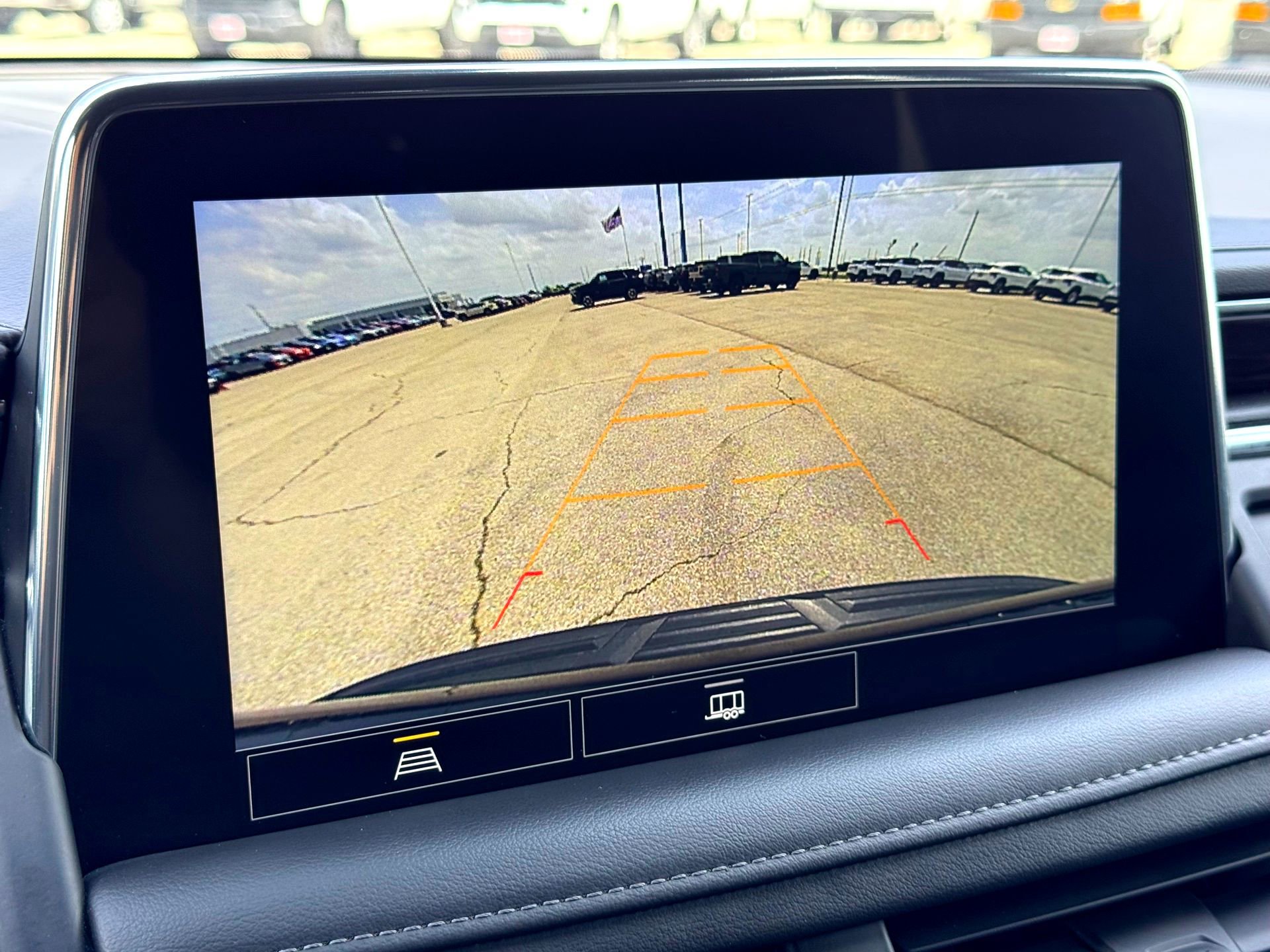 Used 2021 Chevrolet Tahoe Z71 w/ Rear Media and Nav Package image 30