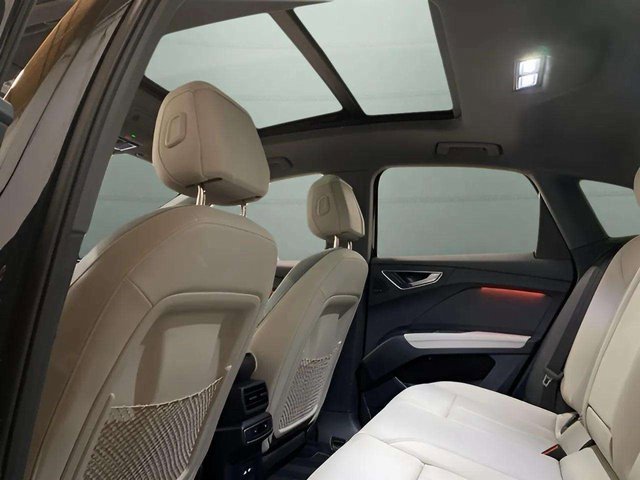 Used 2024 Audi Q4 e-tron Premium Plus w/ Premium Plus image 28