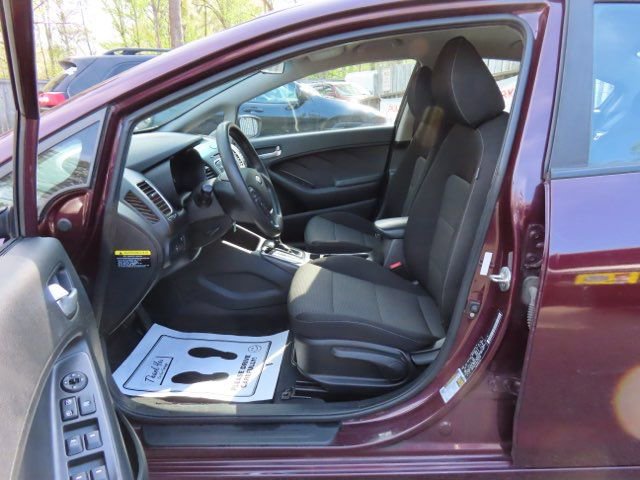 Used 2017 Kia Forte LX image 16