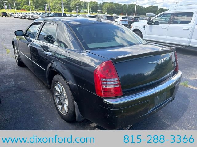 Used 2005 Chrysler 300 C w/ Navigation & Sound Group II RWD image 3
