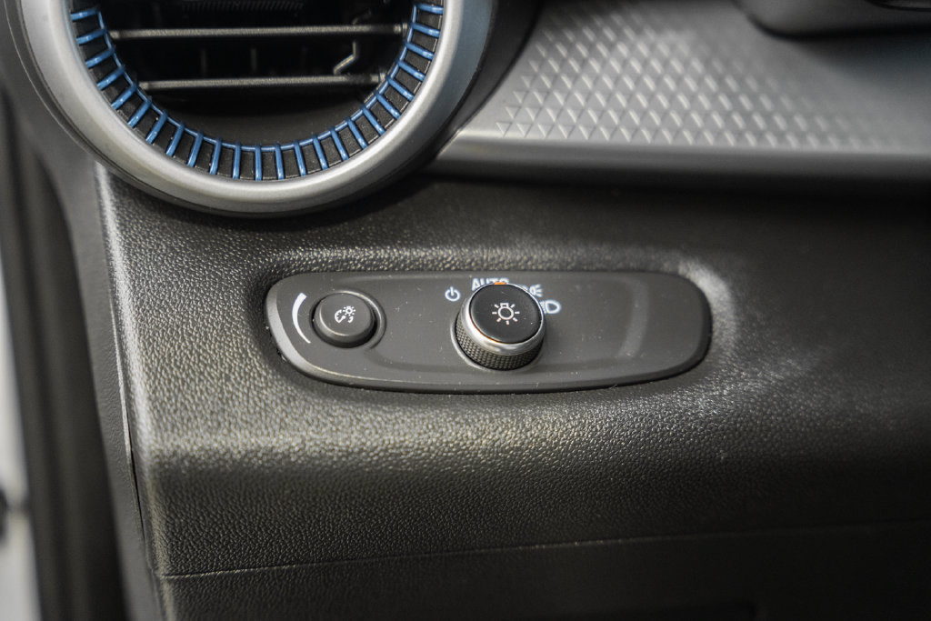 Used 2025 Chevrolet Trax LS FWD image 36