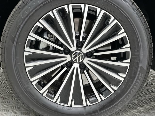 Certified 2025 Volkswagen Tiguan S AWD/4WD image 10