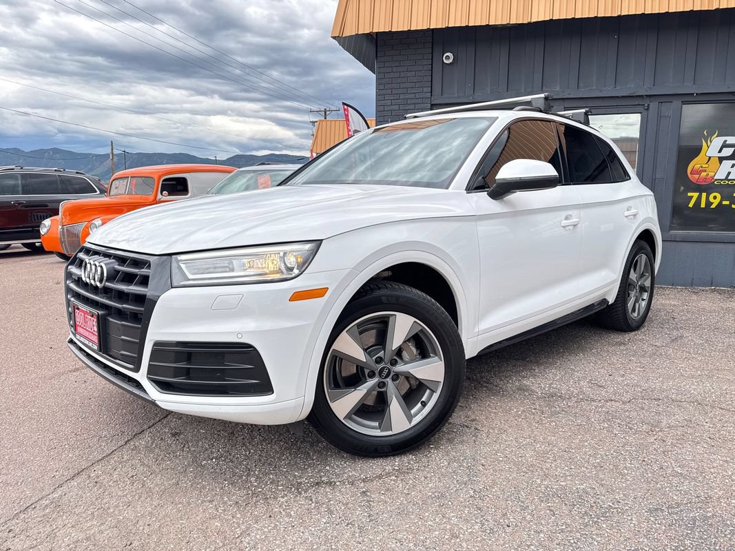 Used 2020 Audi Q5 2.0T Premium w/ Titanium Sport Package AWD/4WD image 2