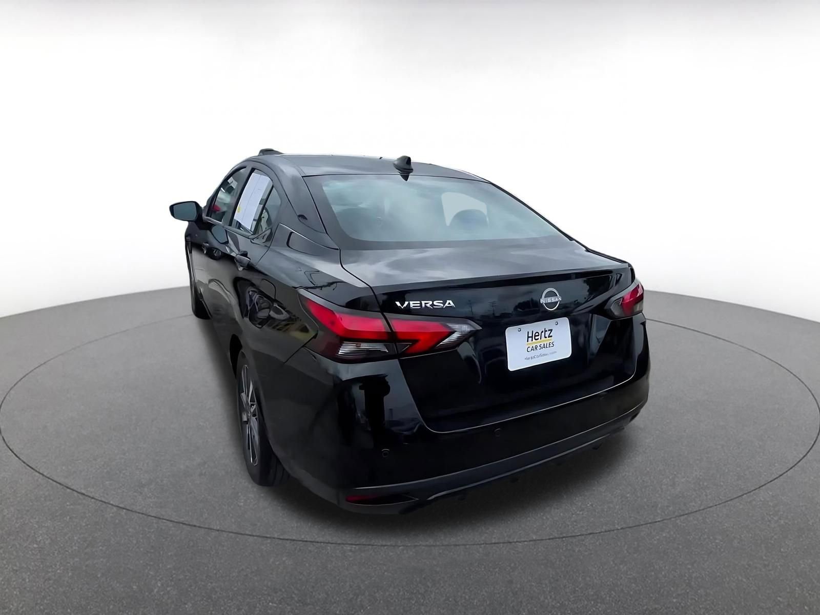Used 2025 Nissan Versa SV image 11