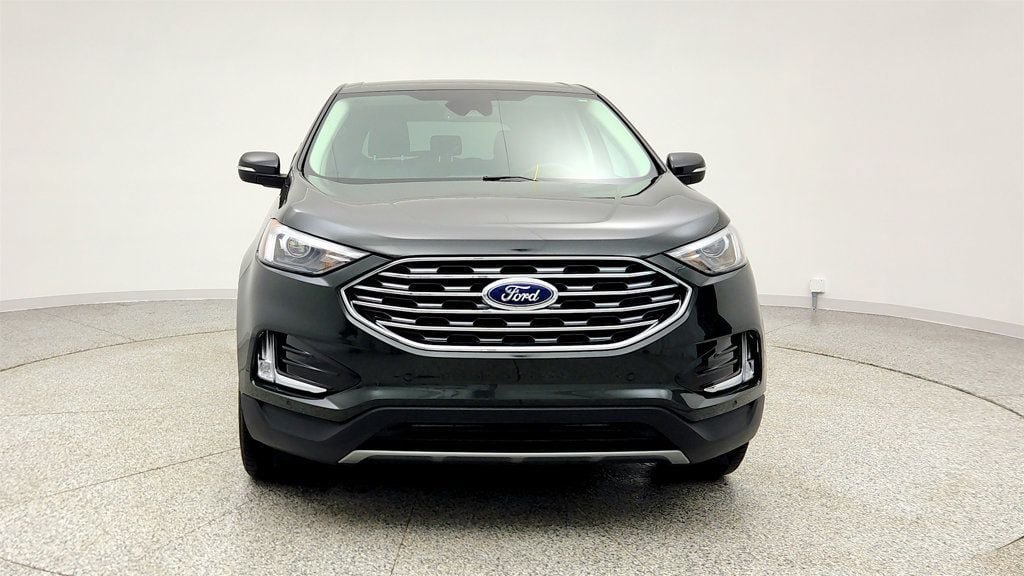 Used 2024 Ford Edge Titanium AWD/4WD image 2