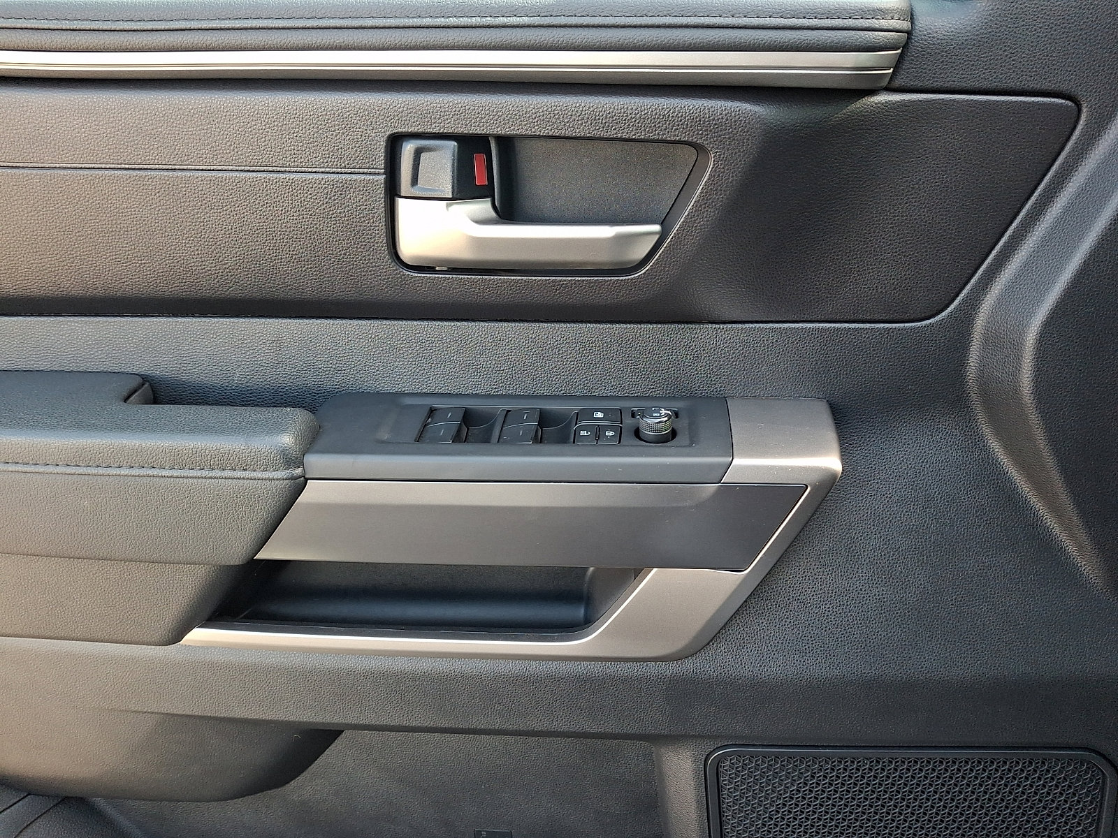 Used 2023 Toyota Tundra SR5 w/ SR5 Premium Package image 21