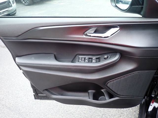 New 2025 Jeep Grand Cherokee Laredo X w/ Luxury Tech Group I image 15