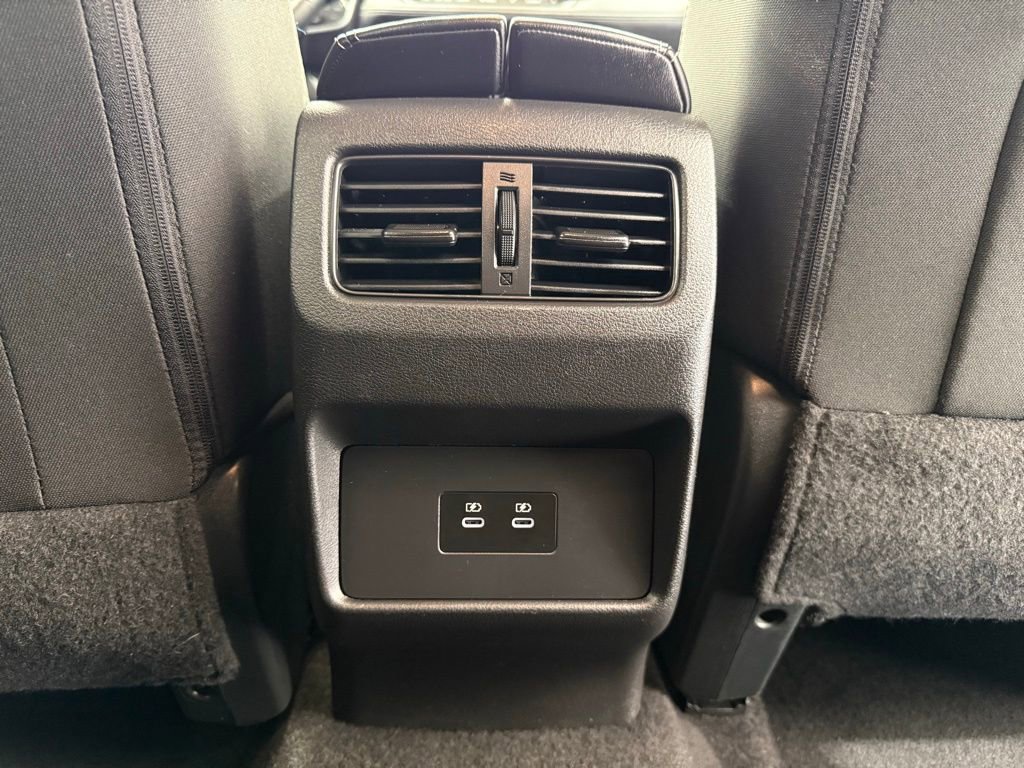 Used 2025 Nissan Rogue SV image 27