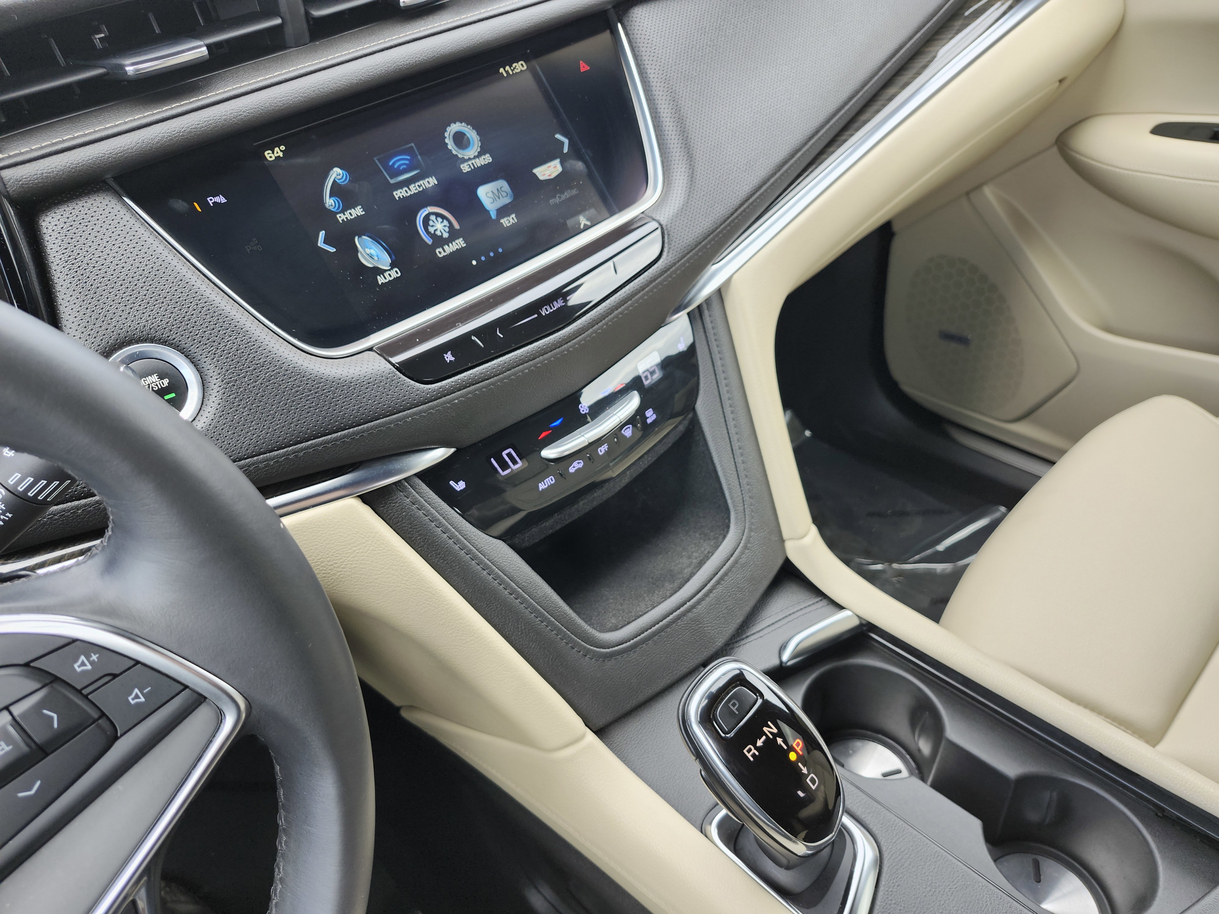 Used 2018 Cadillac XT5 AWD image 32