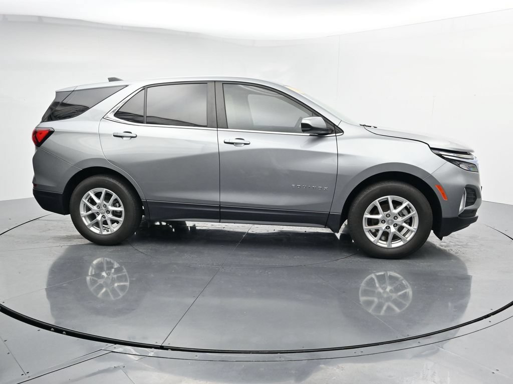 Used 2023 Chevrolet Equinox LT w/ Driver Convenience Package FWD image 9