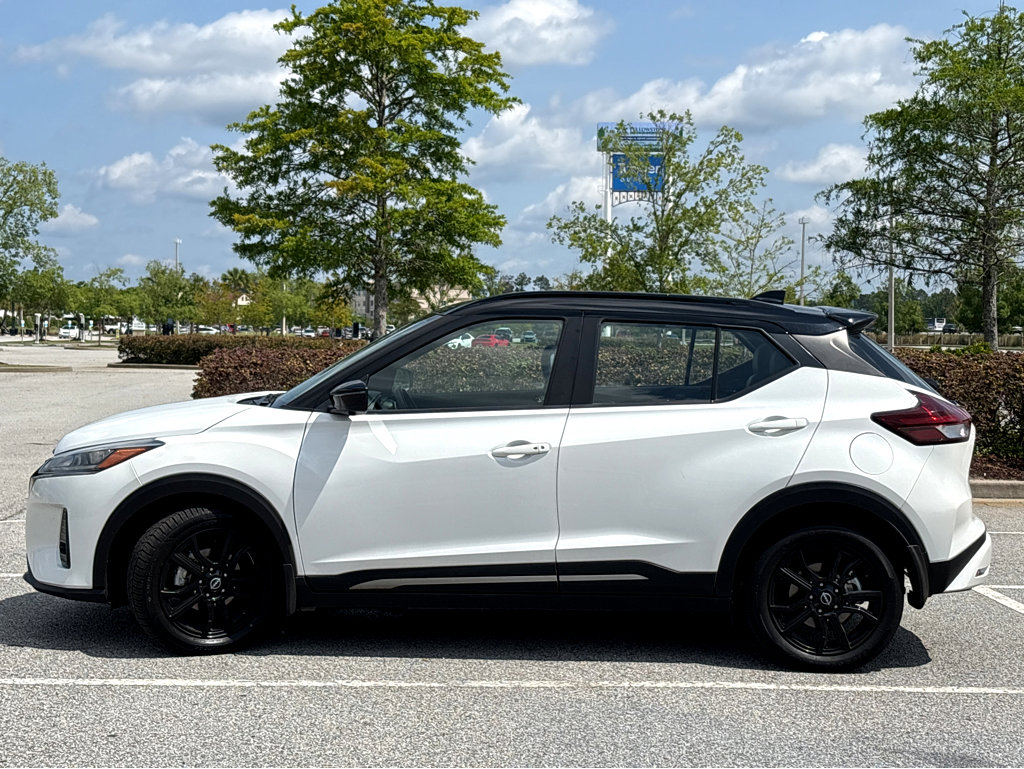 Used 2023 Nissan Kicks SR w/ SR Premium Package FWD image 19