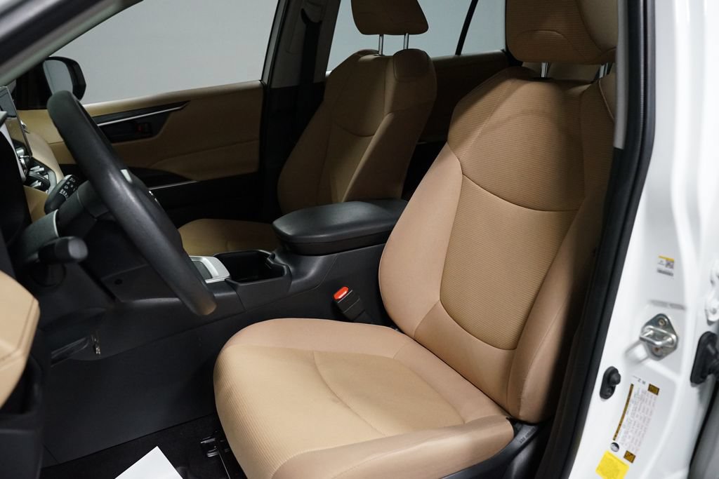 Certified 2025 Toyota RAV4 LE AWD/4WD image 26