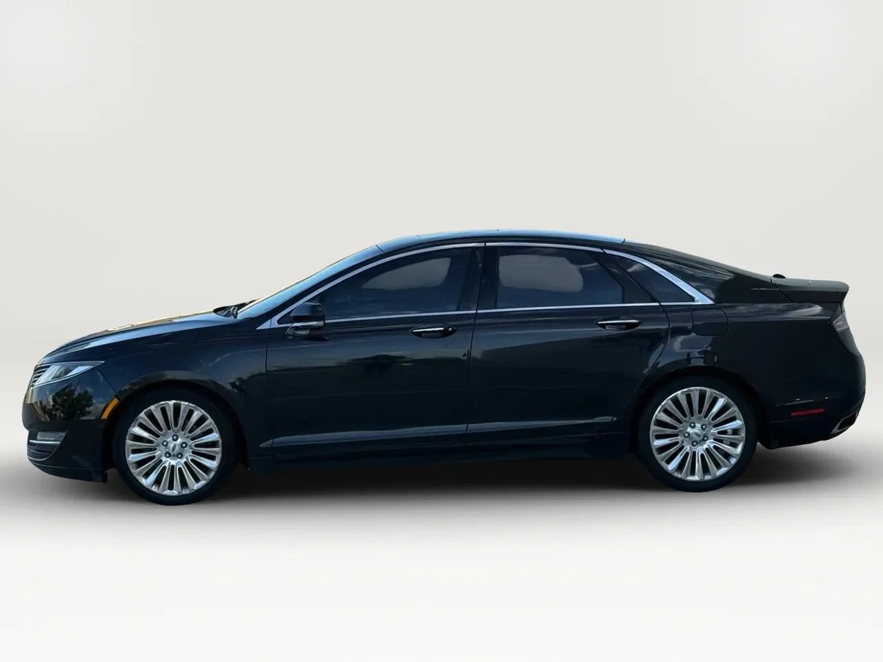 Used 2013 Lincoln MKZ FWD image 4