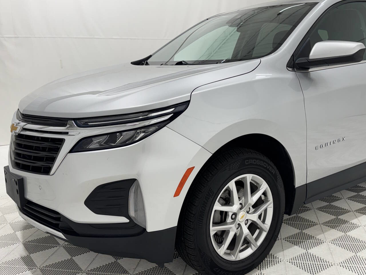 Used 2022 Chevrolet Equinox LT w/ Driver Convenience Package image 10