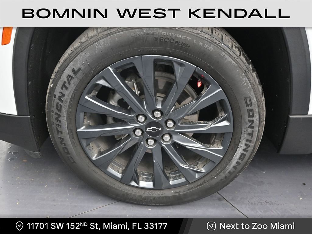 Used 2023 Chevrolet Traverse RS image 9