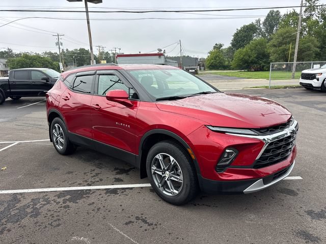 Used 2024 Chevrolet Blazer LT w/ Convenience Package FWD image 2