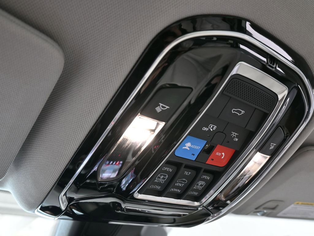 Used 2023 Jeep Grand Cherokee L Summit w/ Luxury Tech Group V image 29