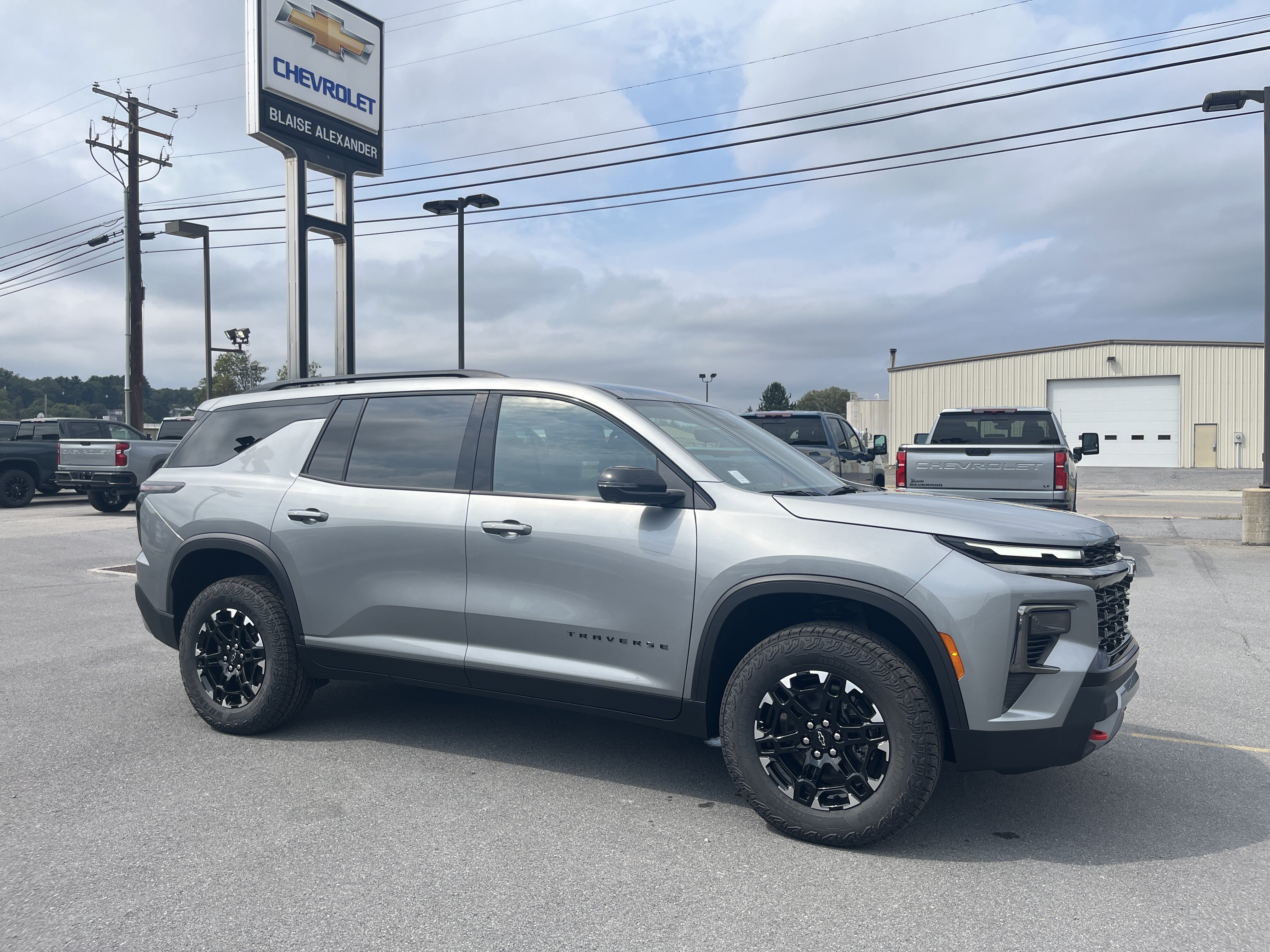 New 2027 Chevrolet Traverse Z71 w/ Driver Confidence Package AWD/4WD image 12