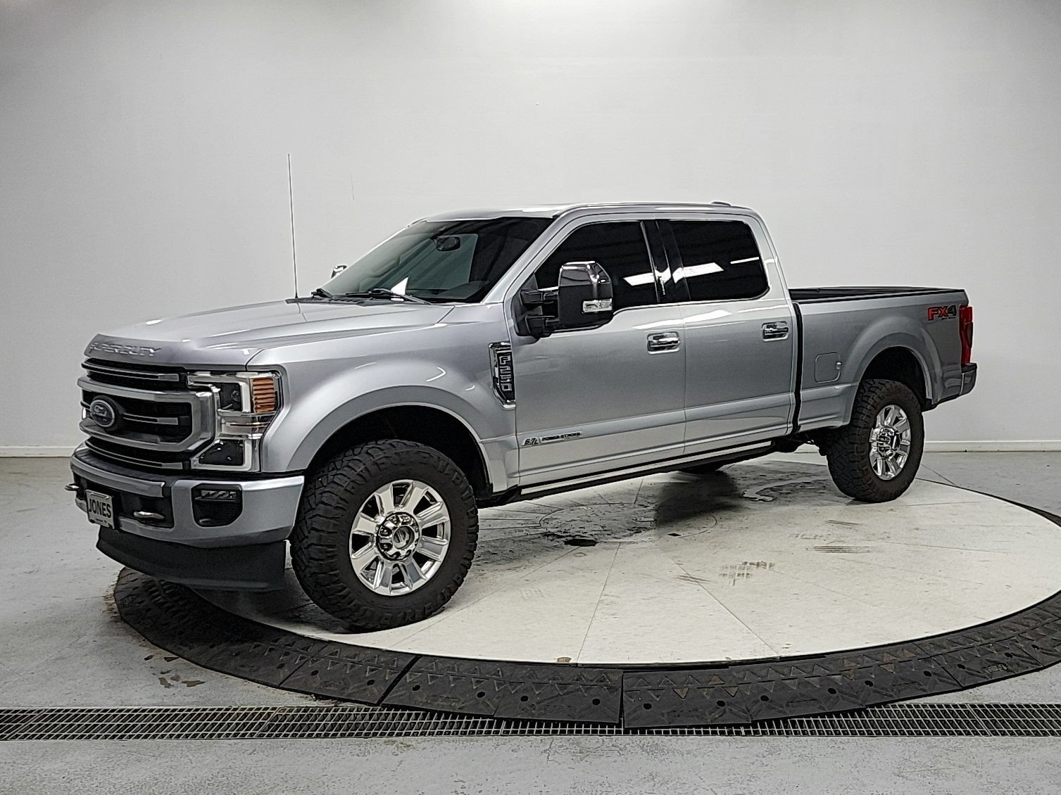 Used 2021 Ford F250 Platinum w/ FX4 Off-Road Package AWD/4WD image 3