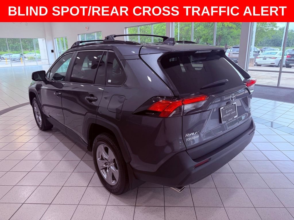 Used 2022 Toyota RAV4 XLE AWD/4WD image 5