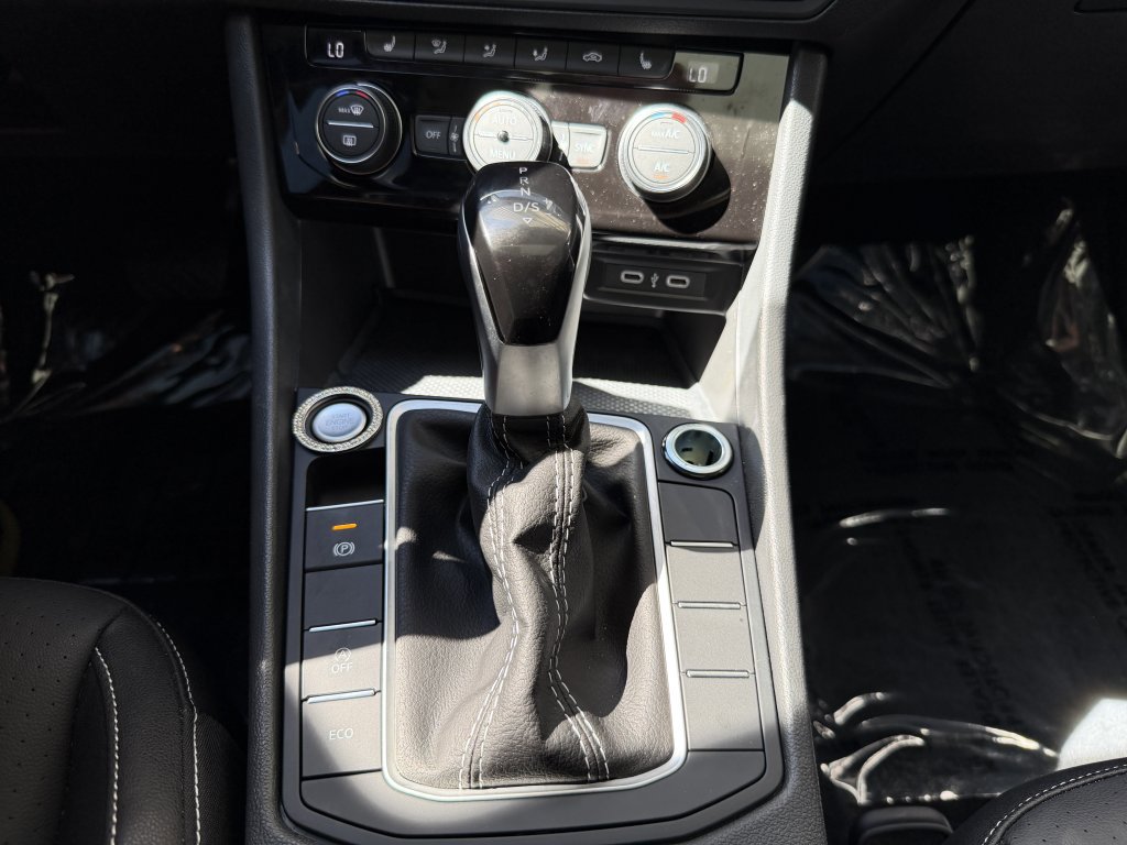 Used 2024 Volkswagen Jetta SE w/ Panoramic Sunroof Package image 24