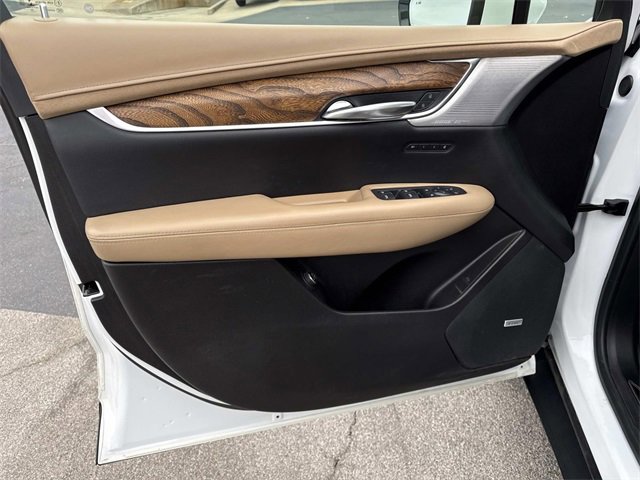 Used 2021 Cadillac XT5 Premium Luxury w/ Platinum Package image 9