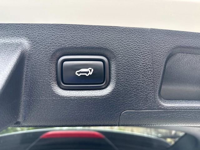 Used 2022 Hyundai Santa Fe Limited w/ Cargo Package image 8
