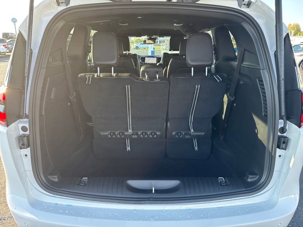 New 2026 Chrysler Pacifica Select image 22