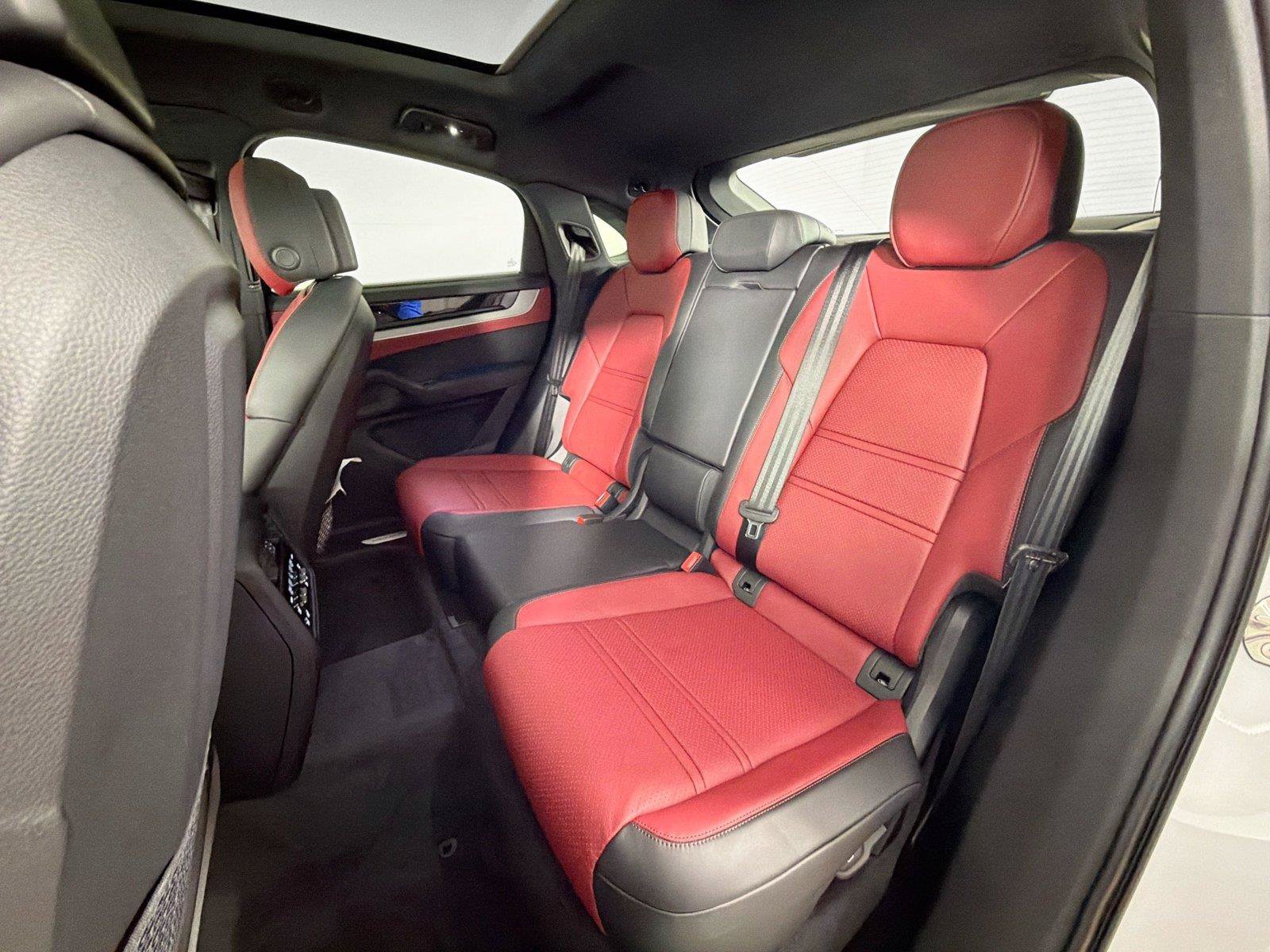 Certified 2026 Porsche Cayenne Coupe AWD/4WD image 25