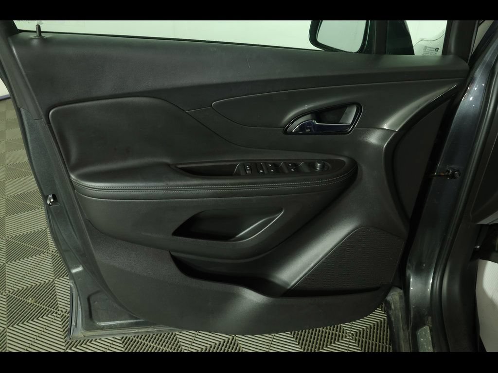 Used 2018 Buick Encore Essence FWD image 18