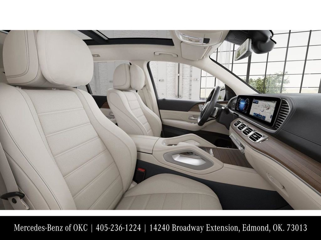 New 2026 Mercedes-Benz GLS 450 4MATIC image 4