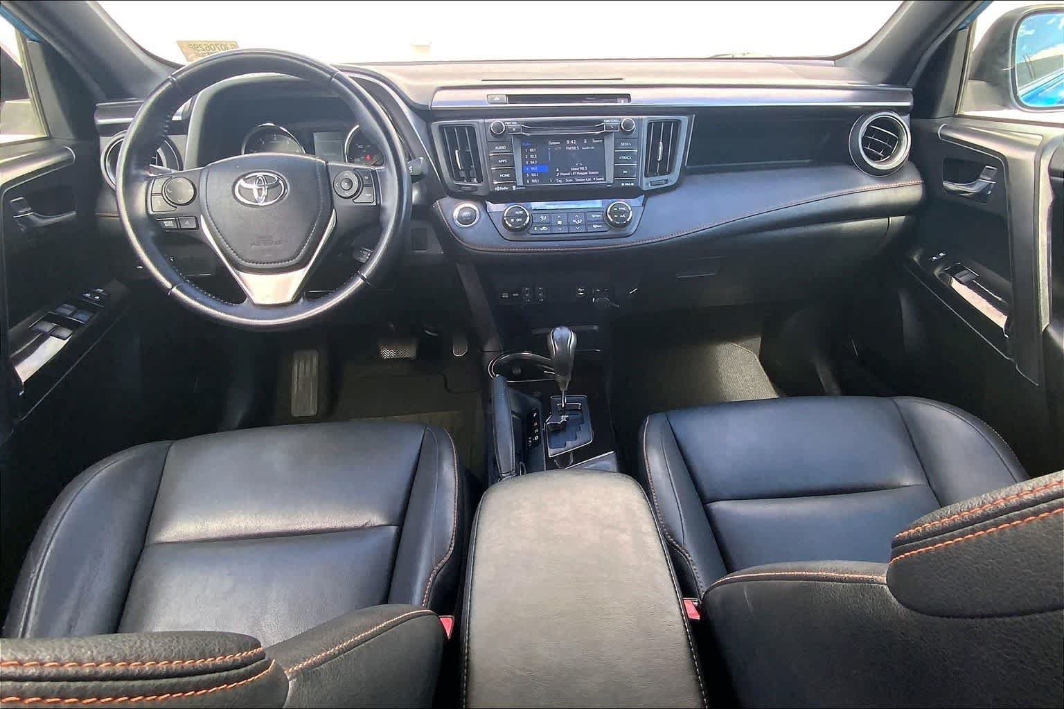 Used 2016 Toyota RAV4 SE FWD image 10