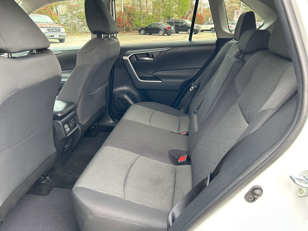 Used 2021 Toyota RAV4 XLE image 22