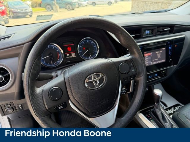 Used 2018 Toyota Corolla LE FWD image 19