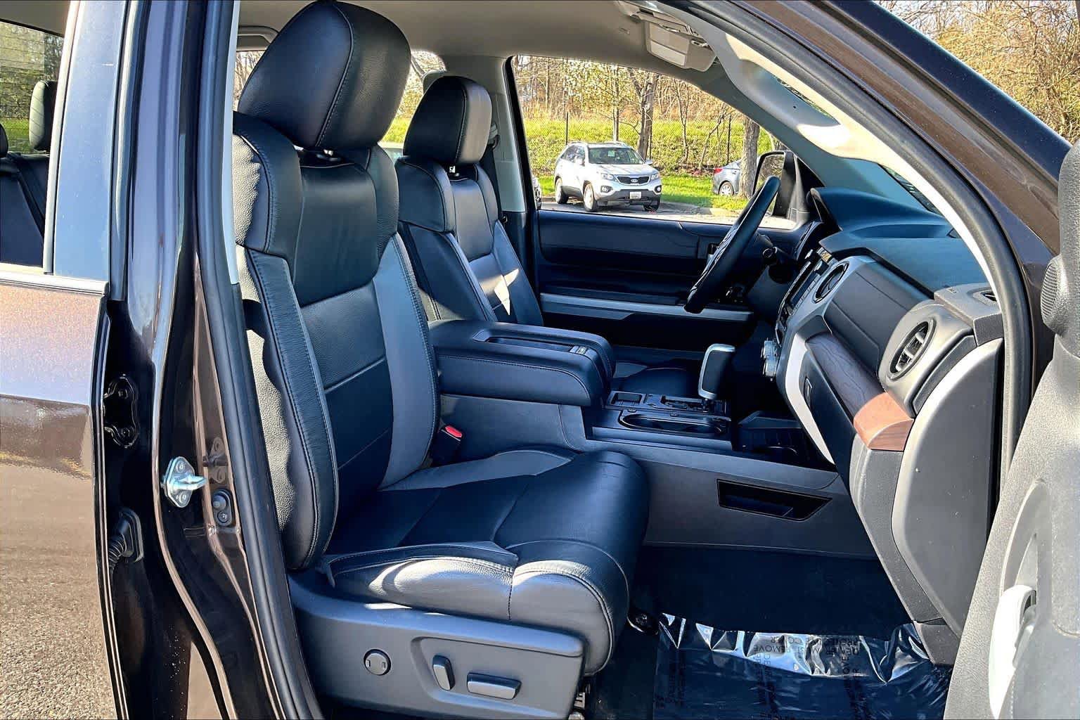 Used 2020 Toyota Tundra Limited w/ Limited Premium Package AWD/4WD image 9