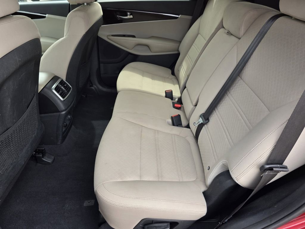 Used 2019 Kia Sorento LX w/ LX Convenience Package image 27