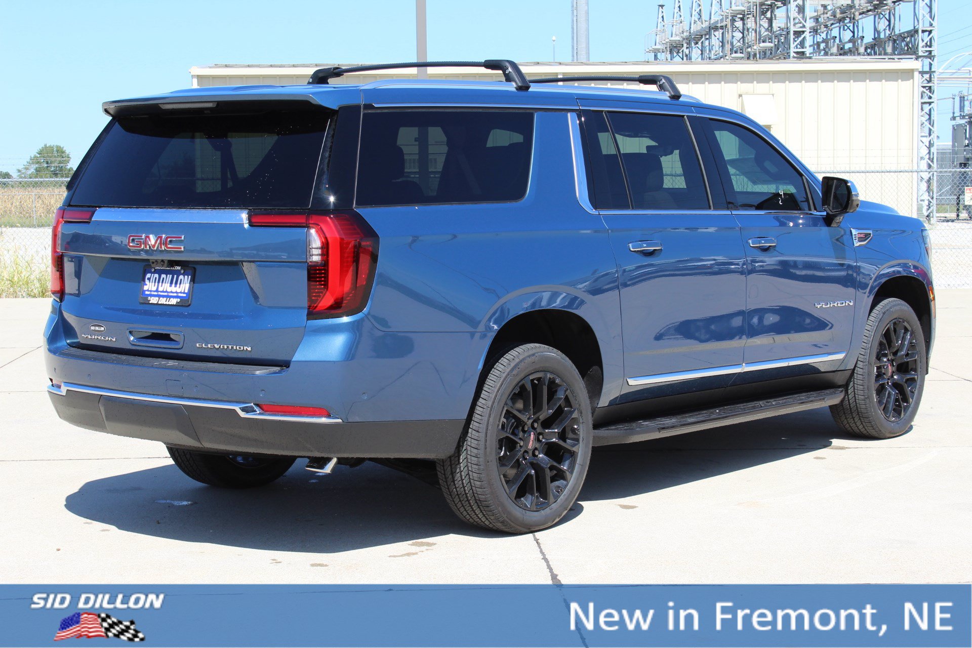 New 2026 GMC Yukon XL Elevation w/ Elevation Premium Package AWD/4WD image 4