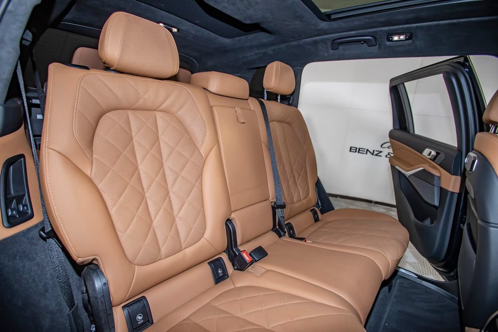Used 2025 BMW X7 xDrive40i w/ M Sport Package AWD/4WD image 17