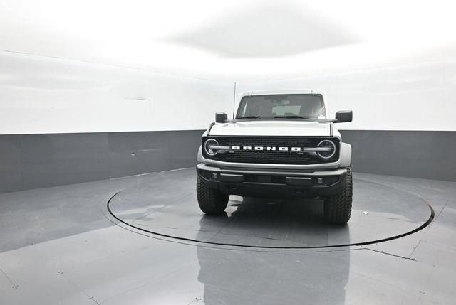 New 2026 Ford Bronco Outer Banks w/ Sasquatch Package AWD/4WD image 3