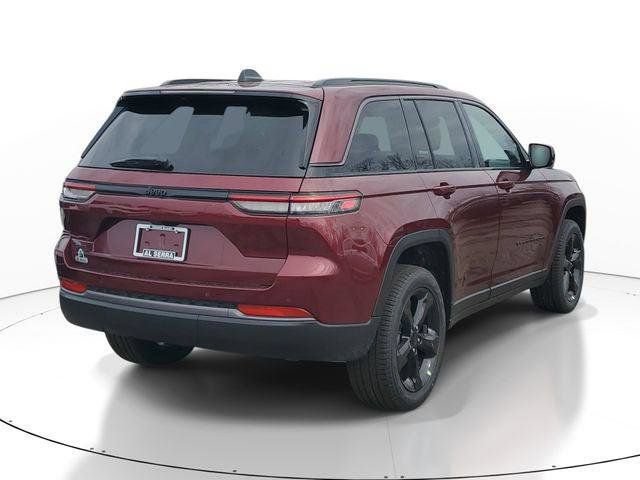 New 2026 Jeep Grand Cherokee Limited w/ Limited Altitude Package AWD/4WD image 4