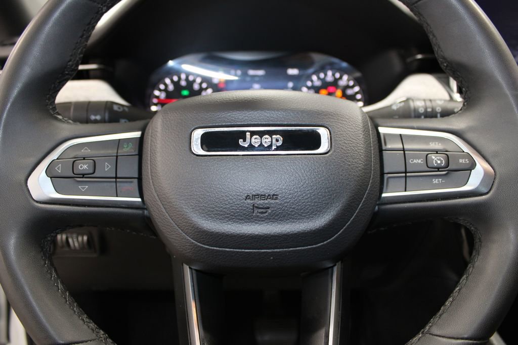 Used 2024 Jeep Compass Latitude AWD/4WD image 26